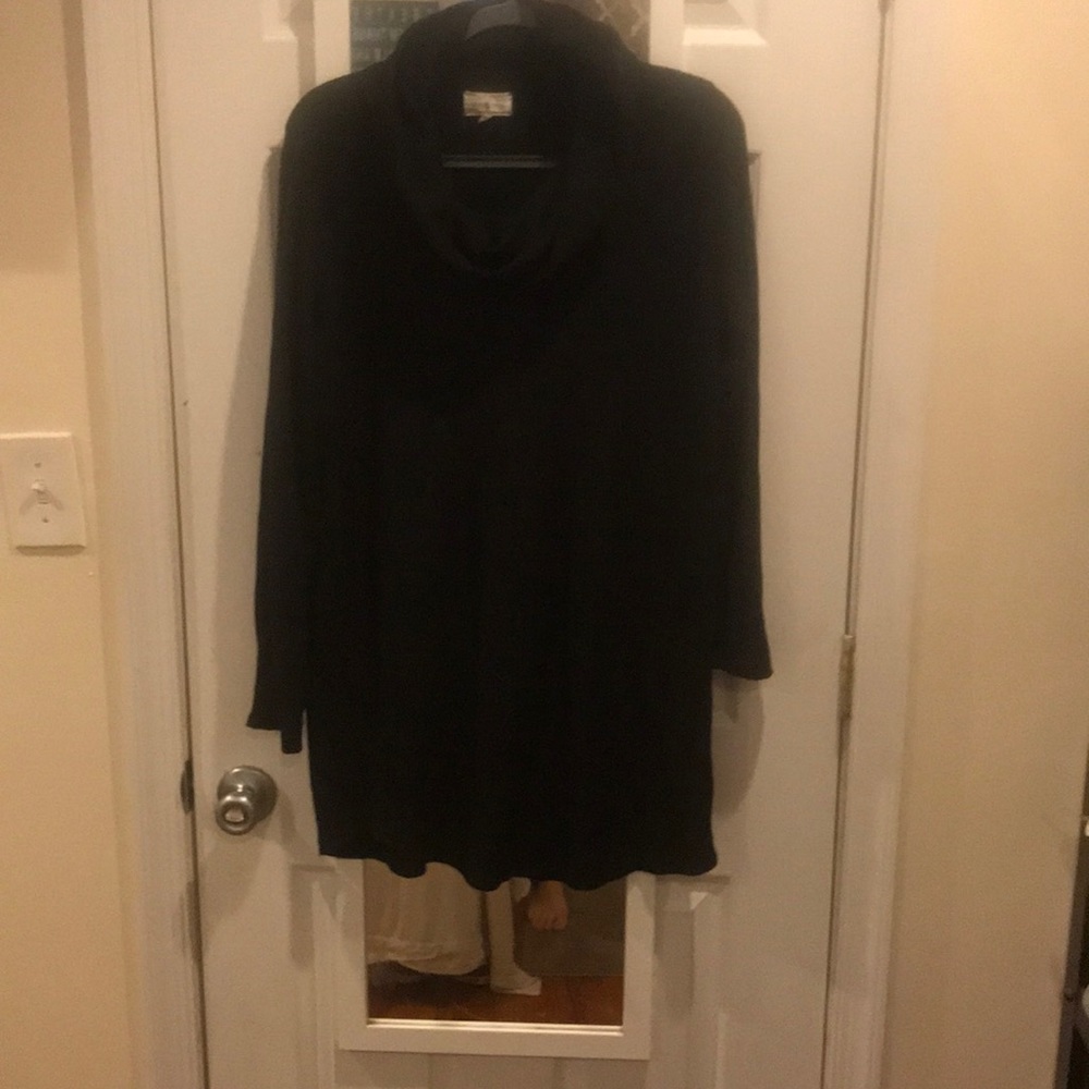 Lou & Grey black sweatshirt tunic with cowl neck